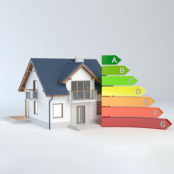 Hausmodell mit Energieeffizienzklassen A-G.